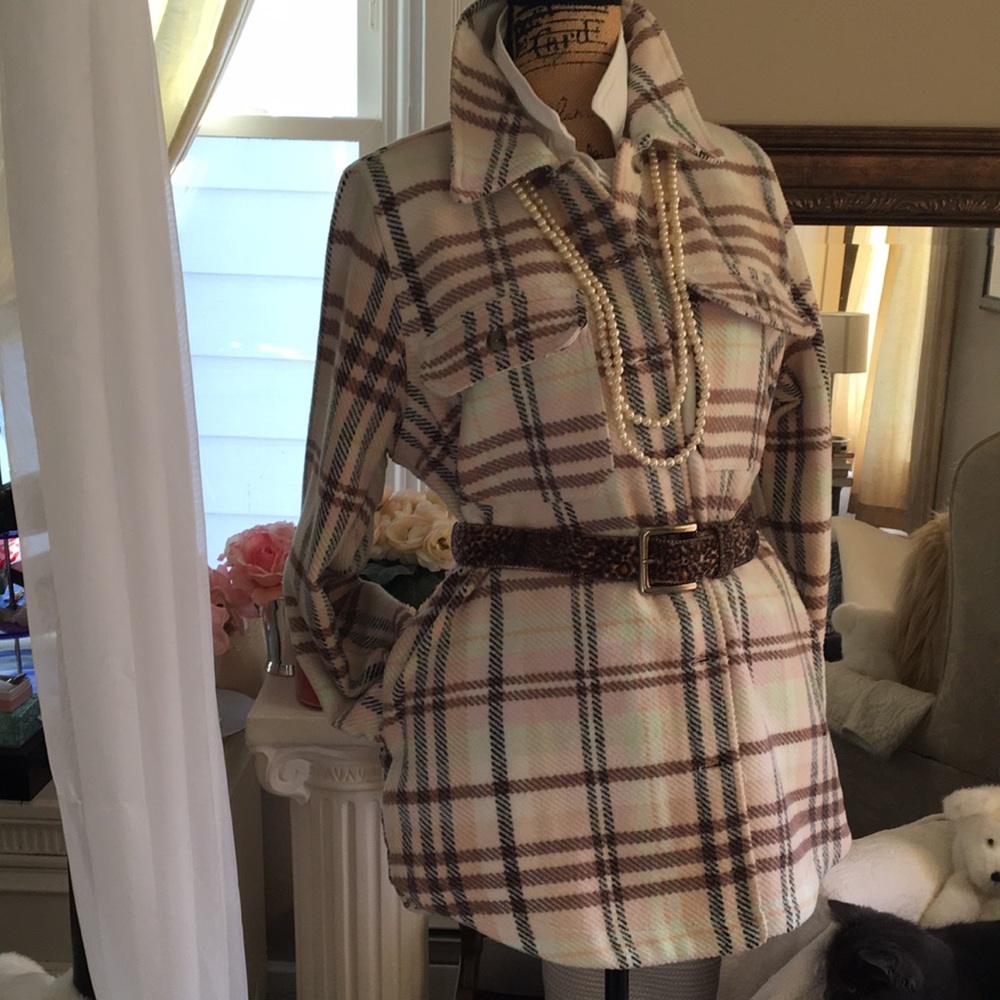Universal Thread • Brushed Fleece Oversized Plaid Shacket Jacket with Pockets! - Picture 5 of 16